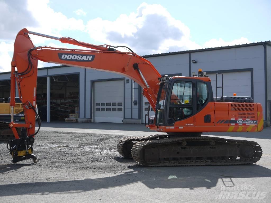 Doosan DX 225 LC-3 Pásové rýpadlá