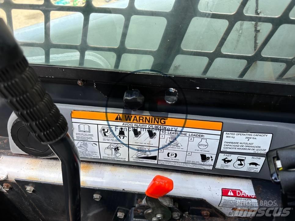 Bobcat 864 Šmykom riadené nakladače