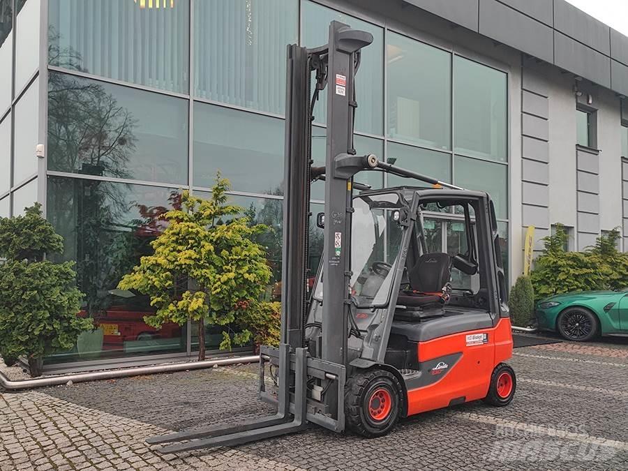 Linde E30L-01 Akumulátorové vozíky