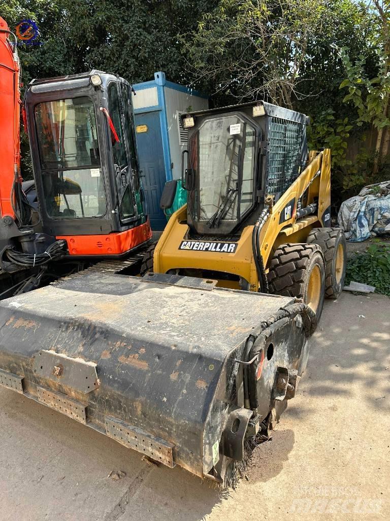 CAT 226 B Šmykom riadené nakladače