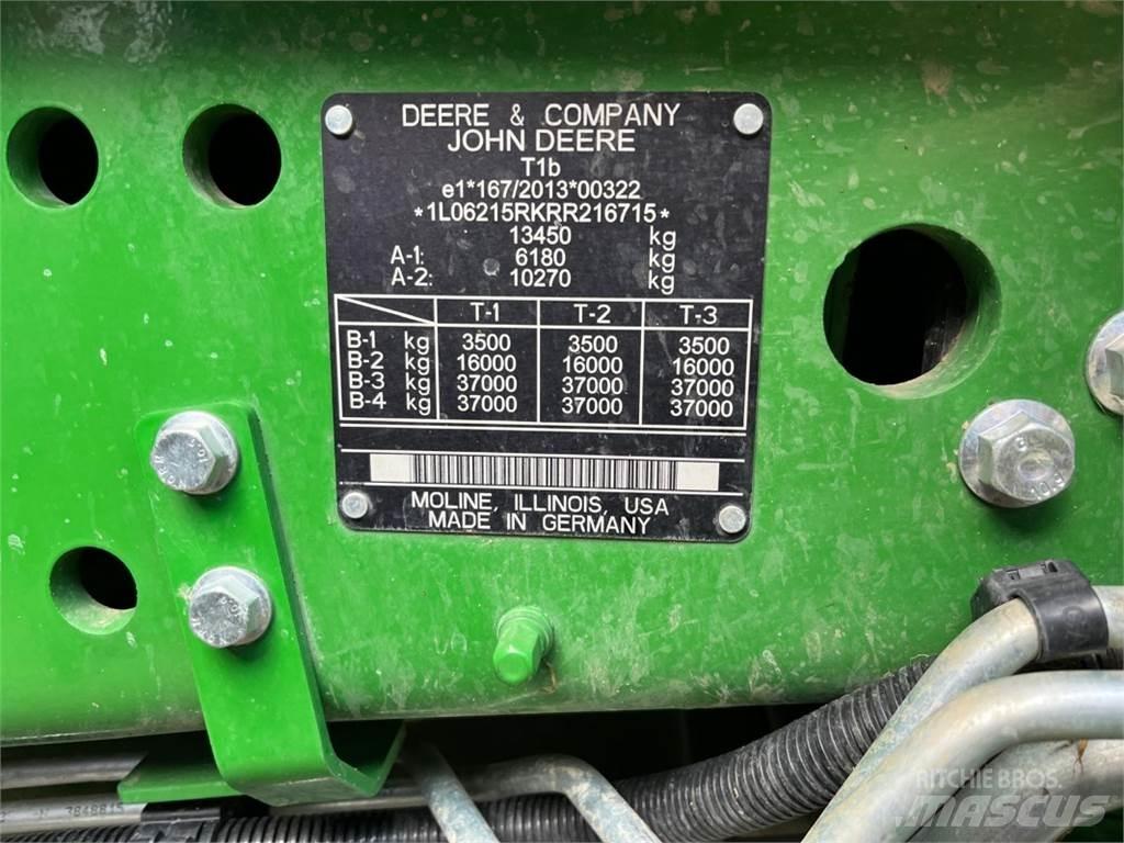 John Deere 6R215 Traktory