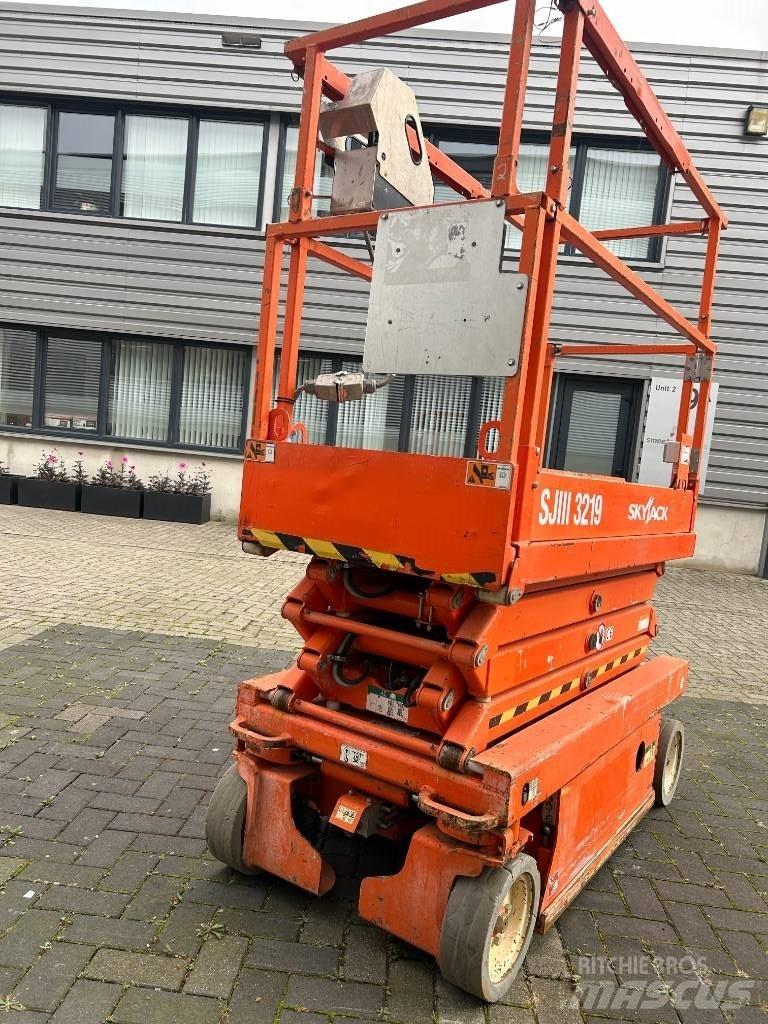SkyJack SJ III 3219 Nožnicové zdvíhacie plošiny