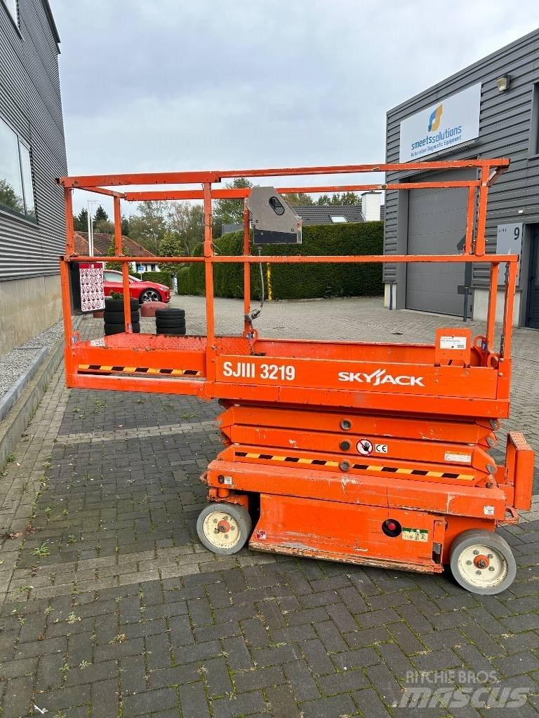 SkyJack SJ III 3219 Nožnicové zdvíhacie plošiny