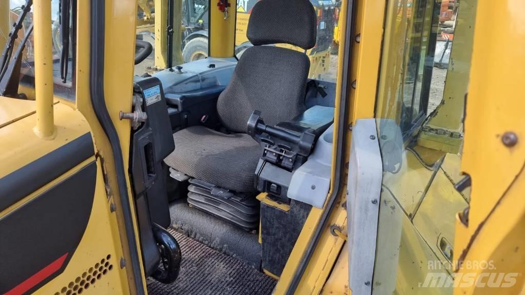 CAT D 5 N LGP Pásové dozéry