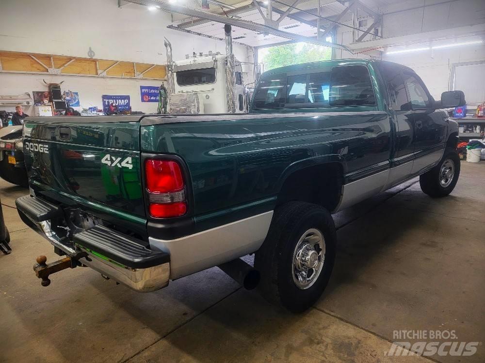 Dodge 2500 SLT Ďalšie nákladné vozidlá