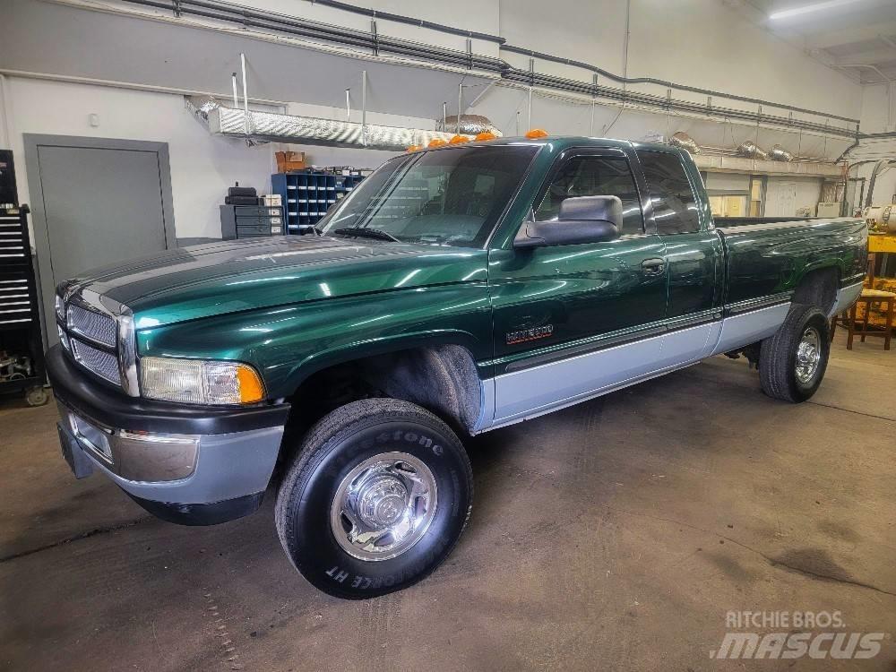 Dodge 2500 SLT Ďalšie nákladné vozidlá