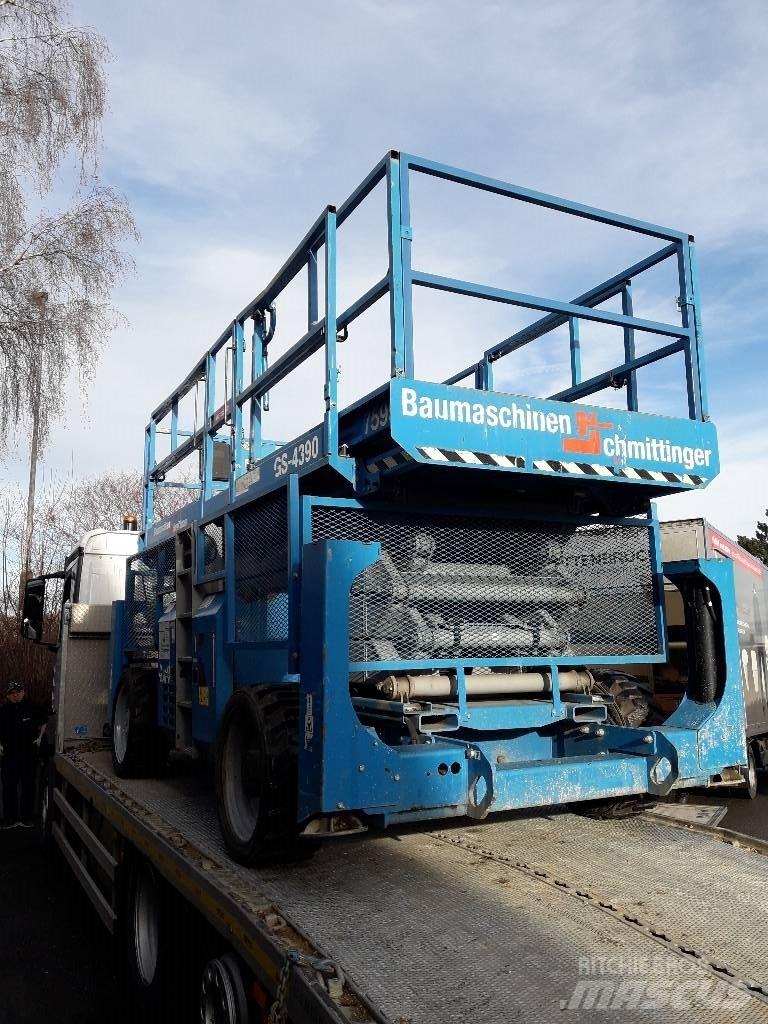 Genie GS 4390 RT Nožnicové zdvíhacie plošiny