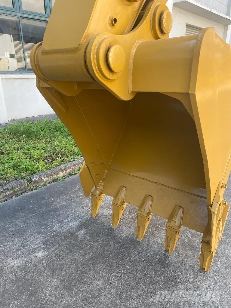 CAT 320 GC Pásové rýpadlá