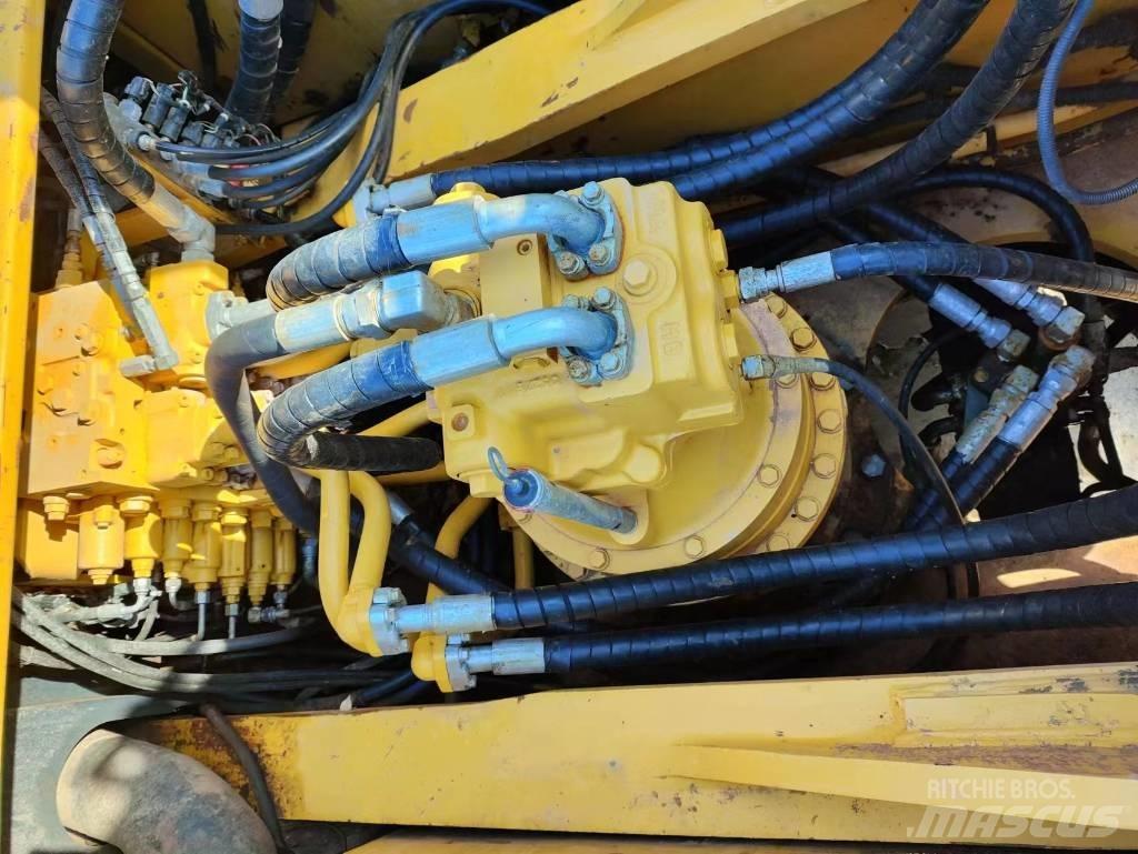 Komatsu PC 450 LC-8 Pásové rýpadlá