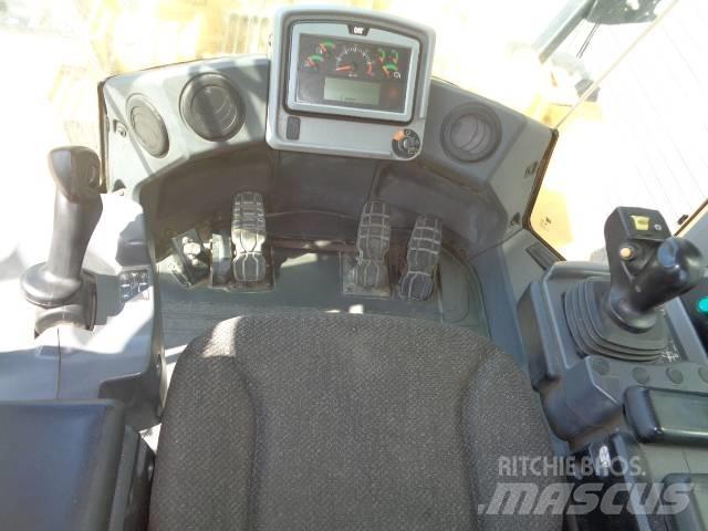 CAT 950M Kolesové nakladače