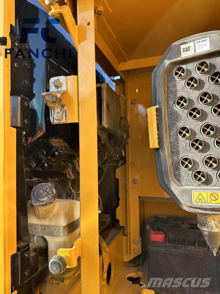 CAT 320 GC Pásové rýpadlá