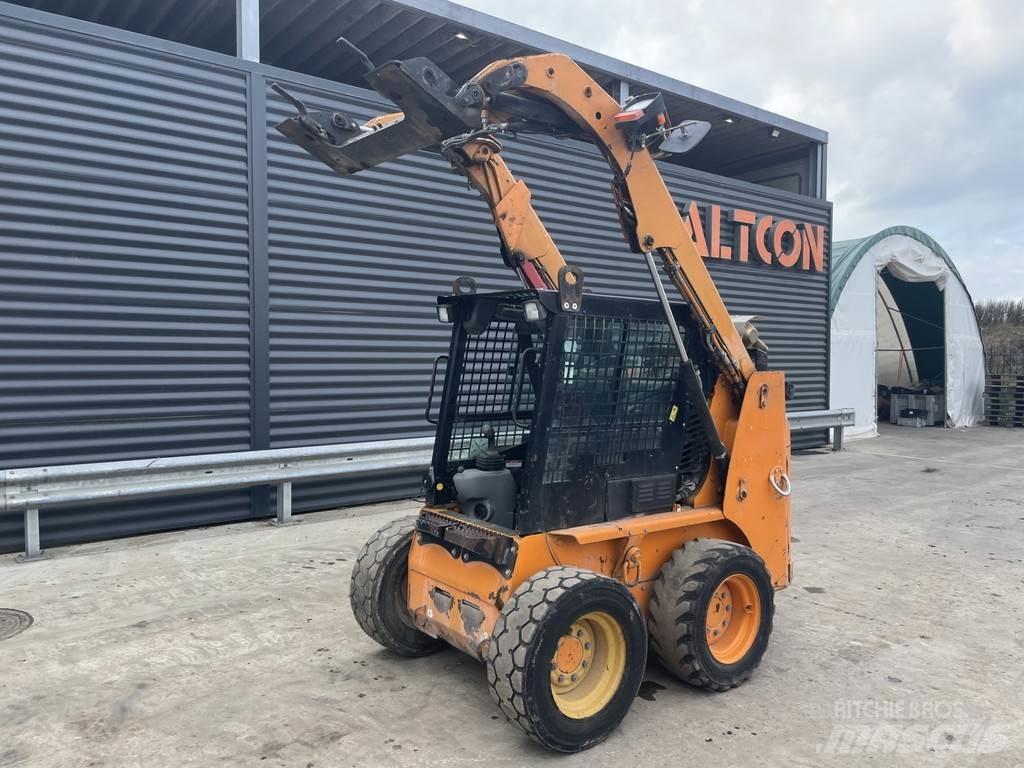 CAT 226B Skiddery