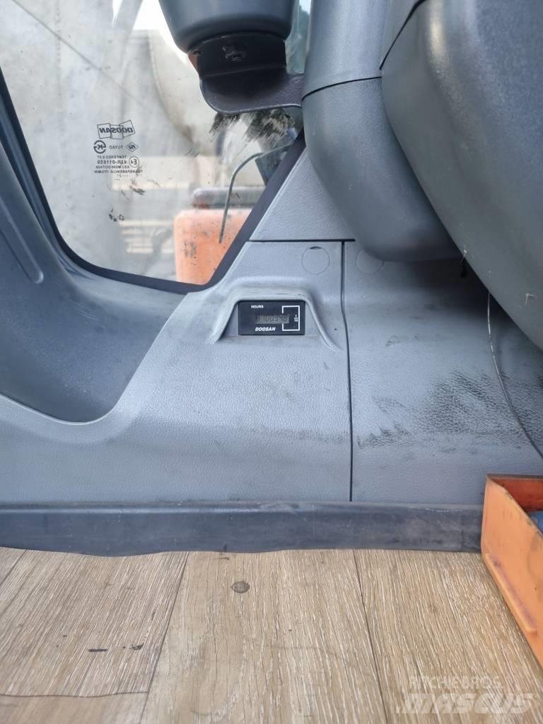 Doosan DX 140 LC Pásové rýpadlá