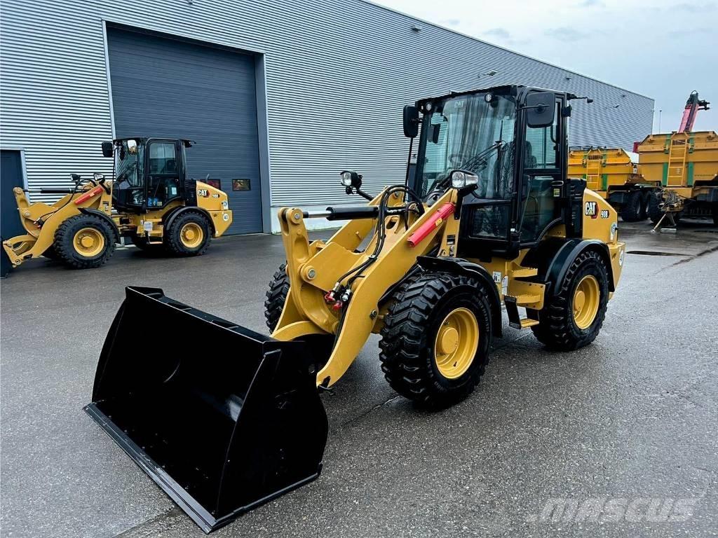 CAT 908 Kolesové nakladače