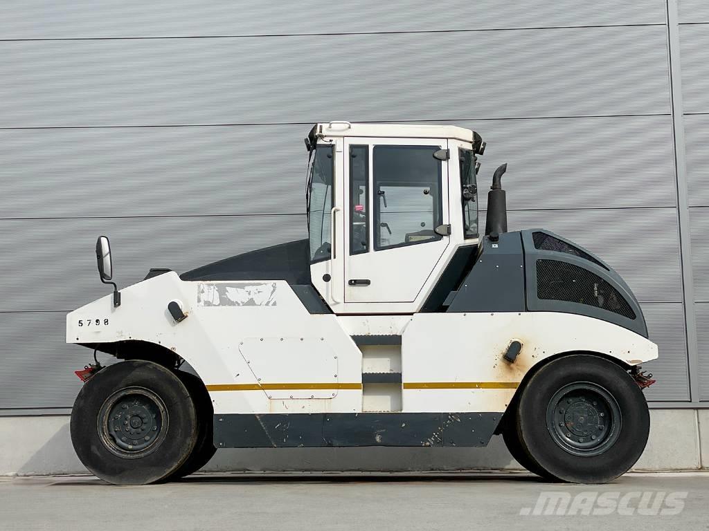 Bomag BW 24 RH Pneumatikové valce