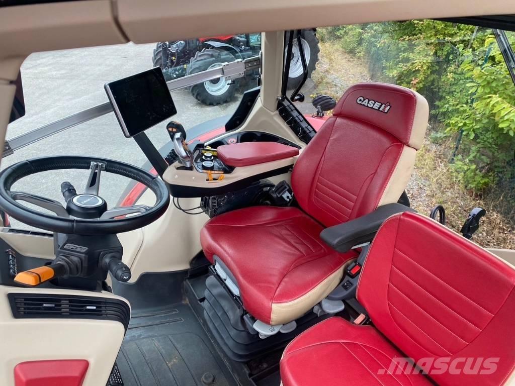 Case IH OPTUM 300 Traktory