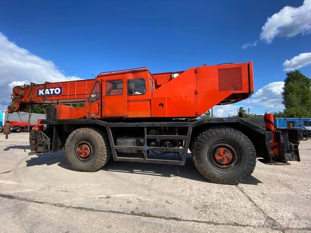 Kato KR 500 Žeriavy pre ťažký terén