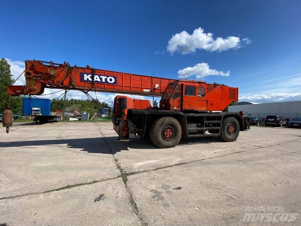 Kato KR 500 Žeriavy pre ťažký terén