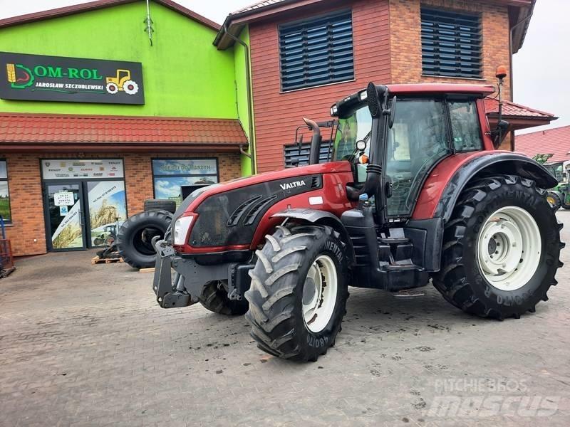 Valtra 163 Versu Traktory