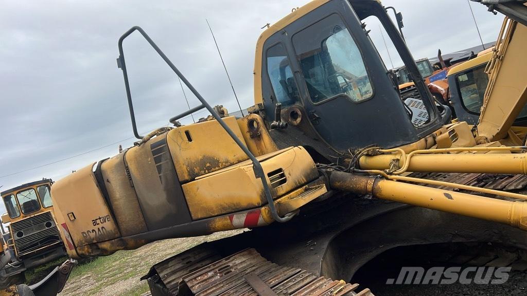 Komatsu PC 240 NLC Podvozky a zavesenie kolies