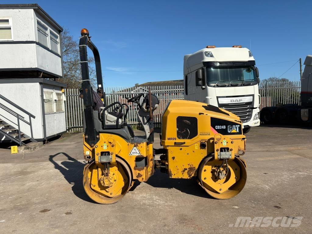 CAT CB 24 B Tandemové valce