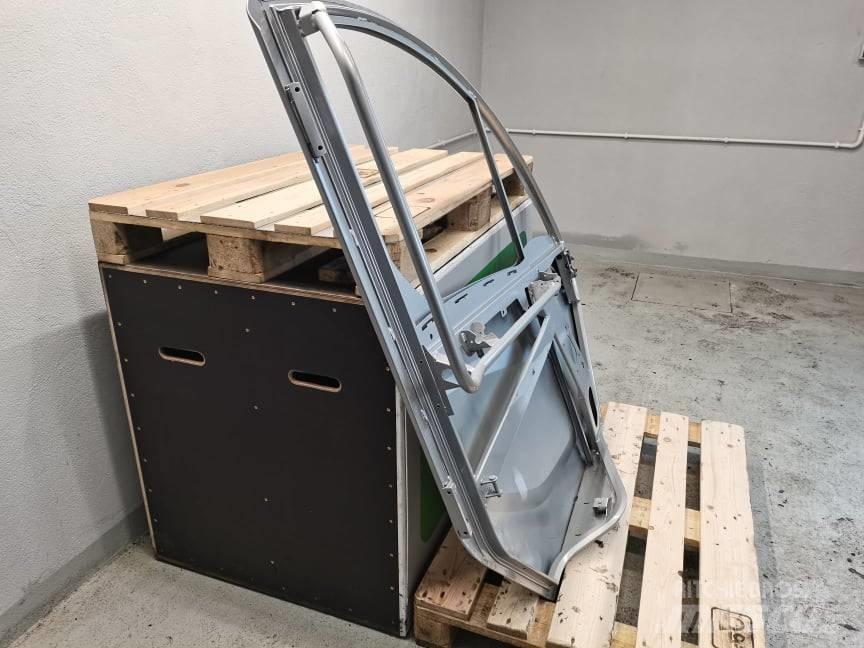 Manitou MLT 741 door Kabíny a interiér