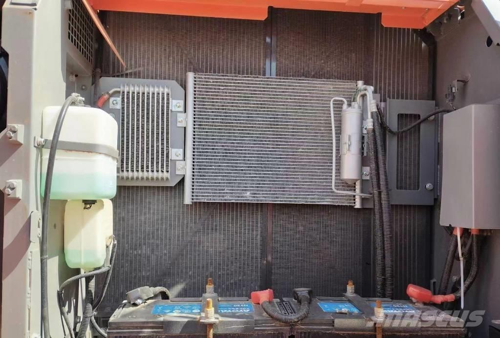 Hitachi ZX 240 Pásové rýpadlá
