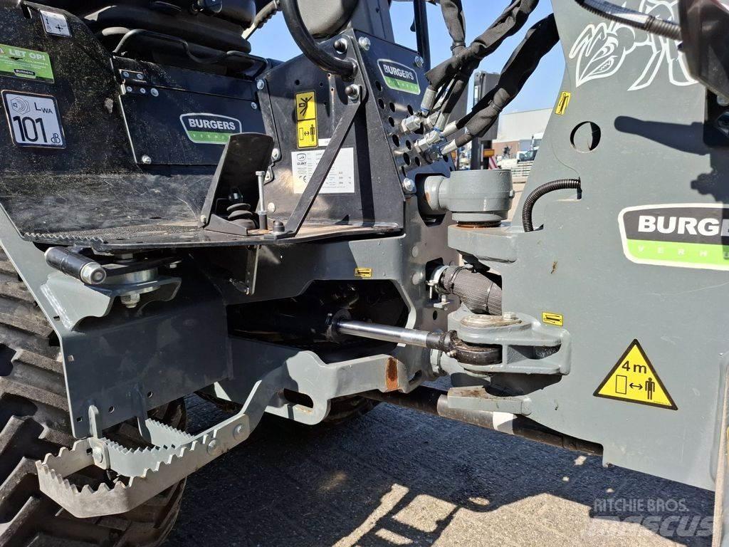 GiANT G2500 Čelné nakladače a rýpadlá