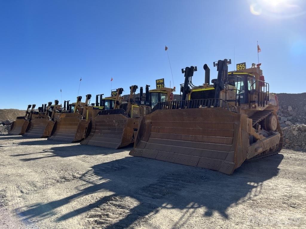 CAT D10T Pásové dozéry
