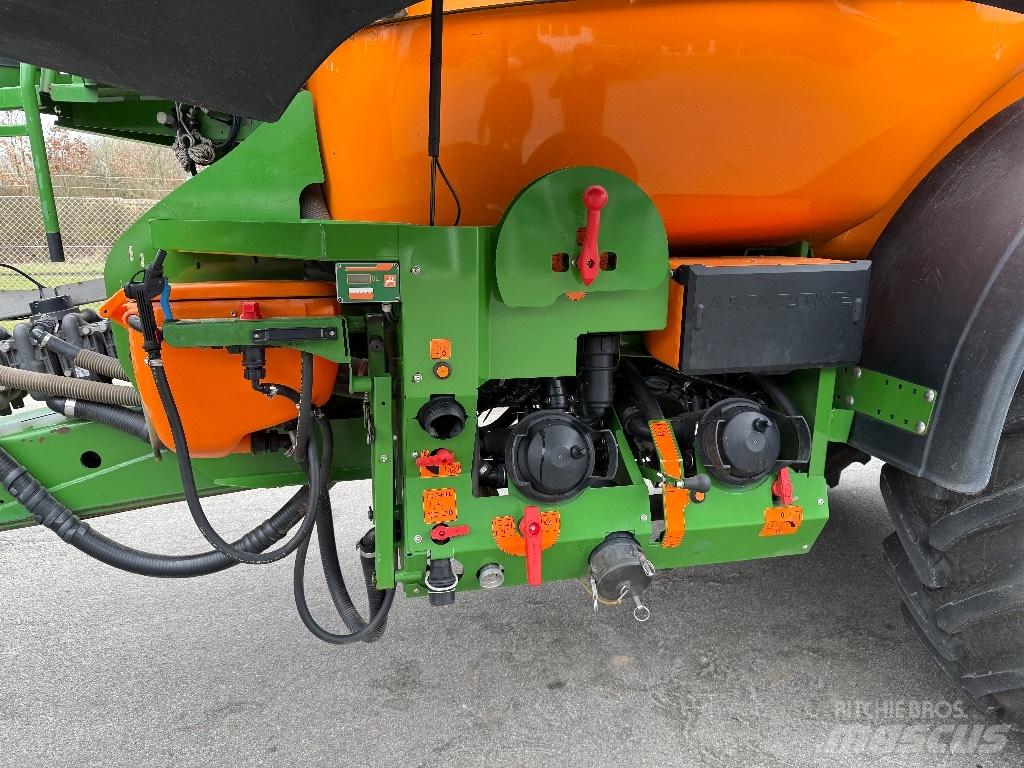Amazone UX 11200 Ťahané postrekovače