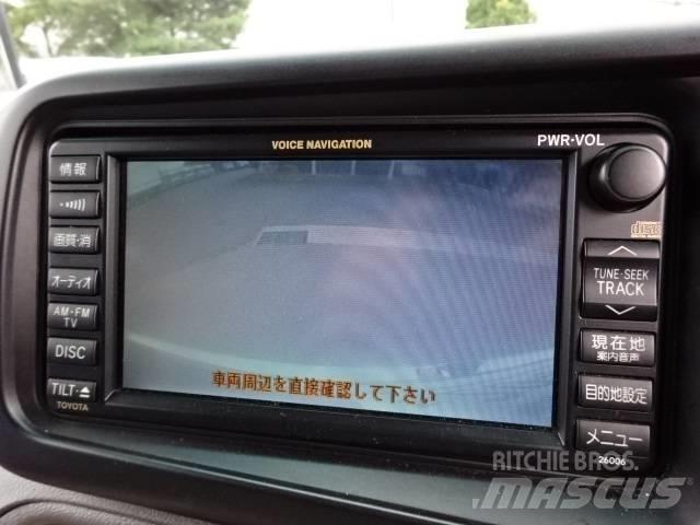 Toyota SDG-XZB50 Minibusy