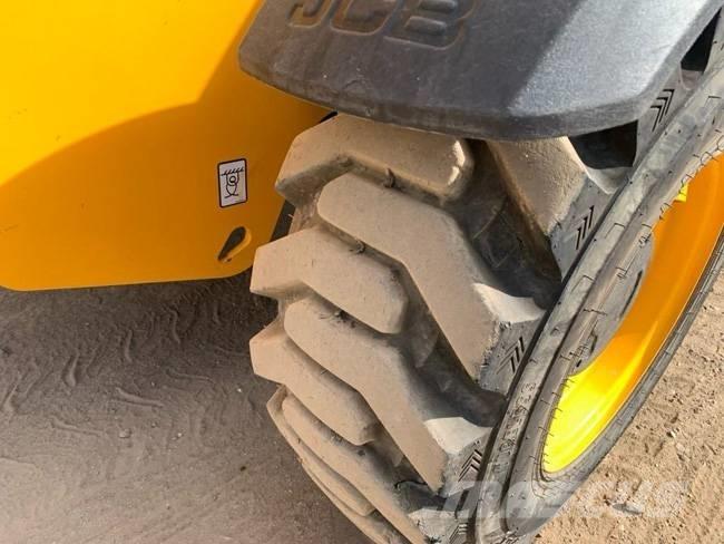 JCB 525-60 Teleskopické manipulátory