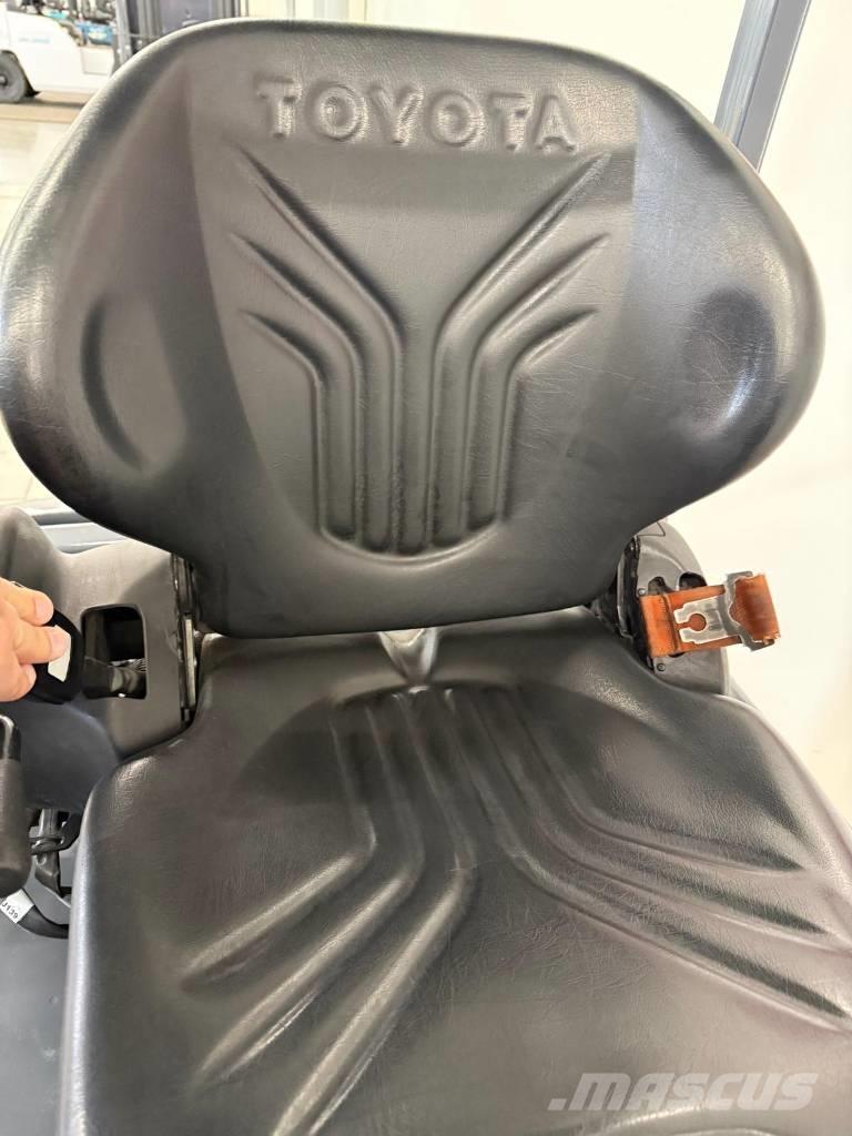 Toyota 11052 - 8FBE16T Akumulátorové vozíky