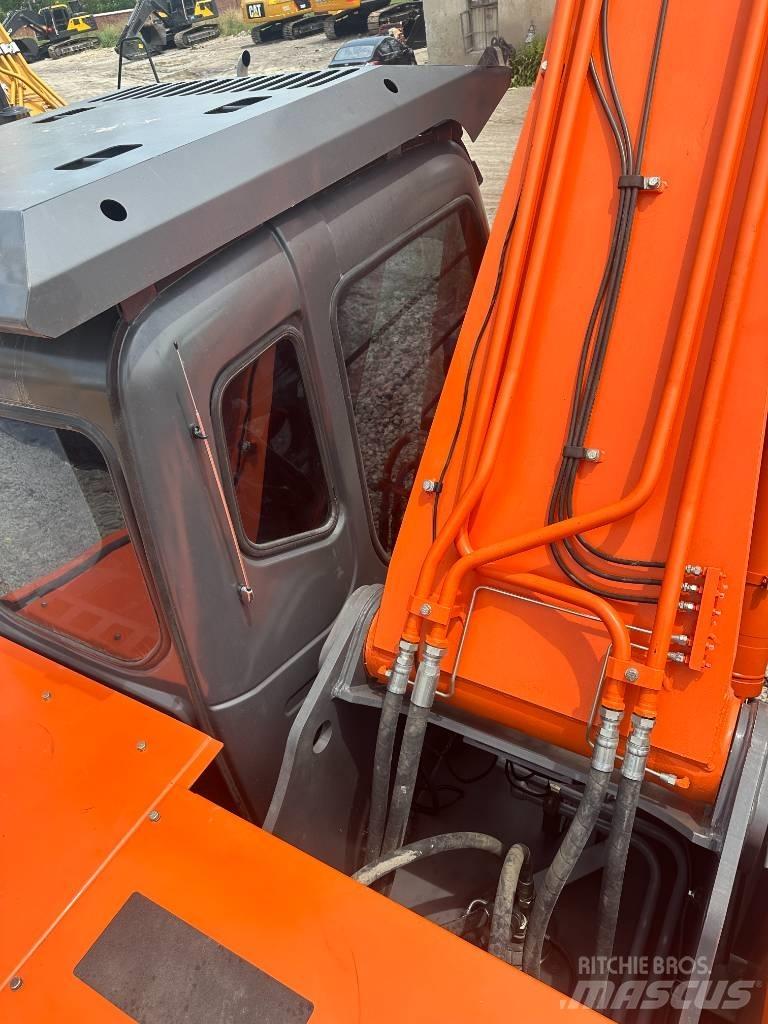 Hitachi ZX 350 Pásové rýpadlá