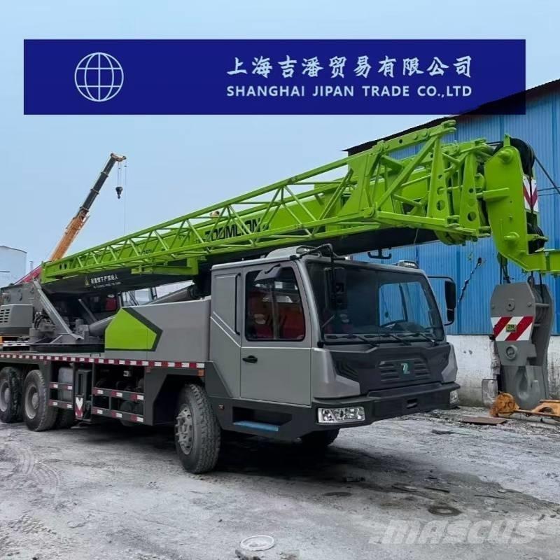 Zoomlion ZTC 250 V Univerzálne terénne žeriavy