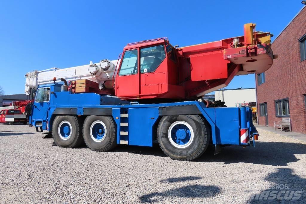 Liebherr LTM 1050-1 Univerzálne terénne žeriavy