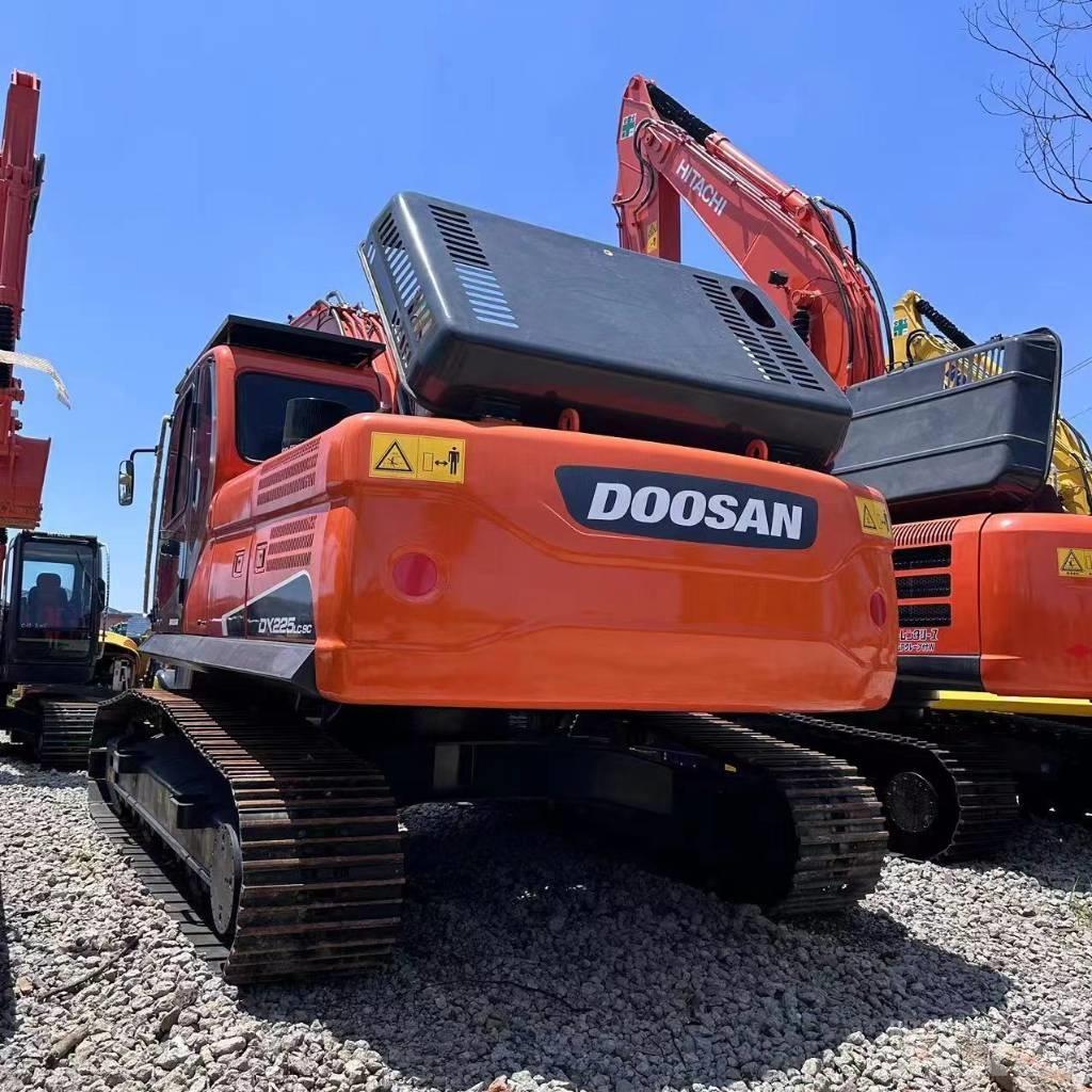 Doosan DX 225 LC Pásové rýpadlá