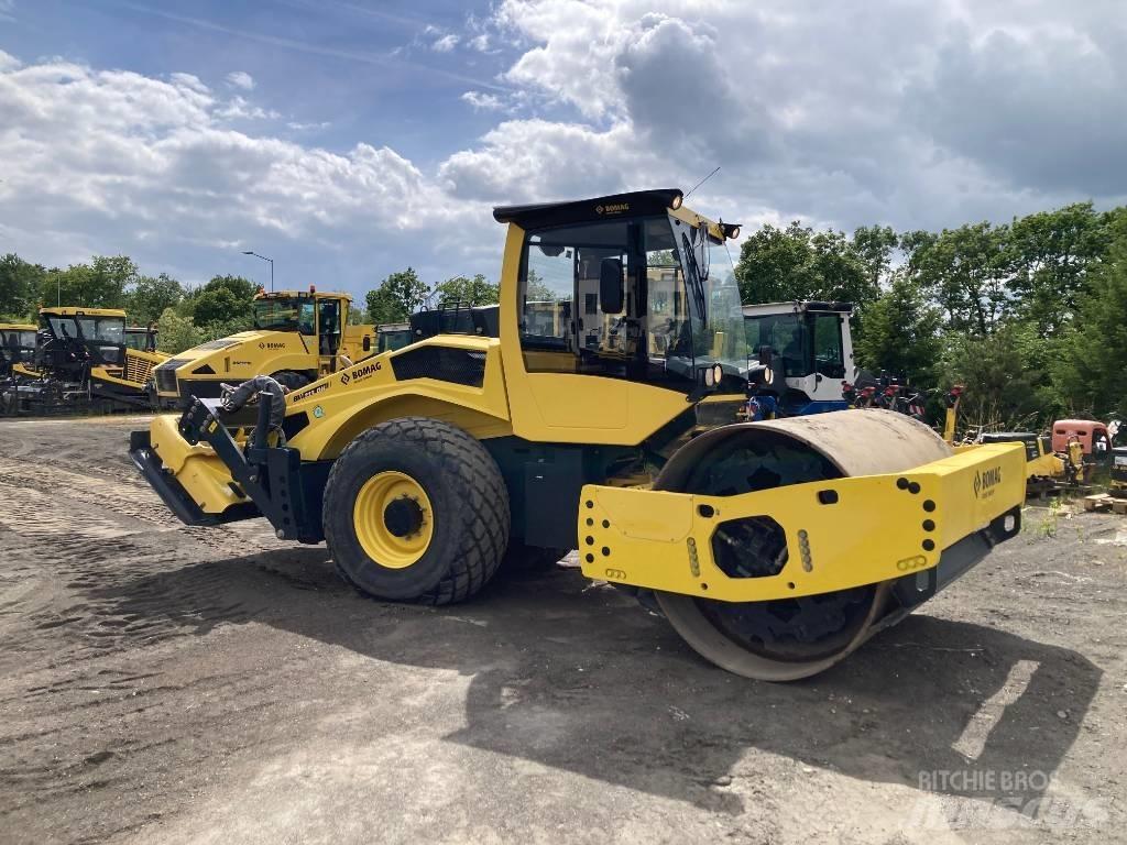 Bomag BW 213 DH-5 Ťahačové valce