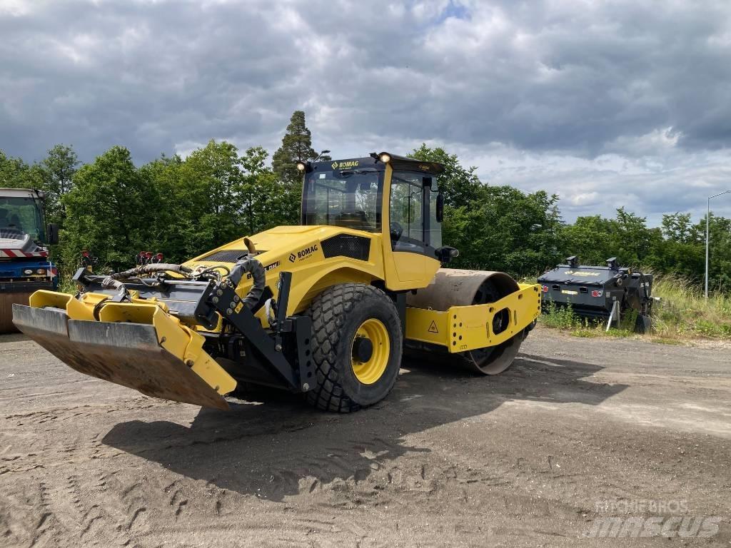 Bomag BW 213 DH-5 Ťahačové valce