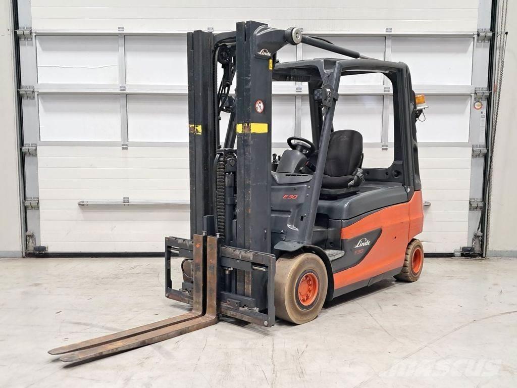 Linde E30L-01 Akumulátorové vozíky