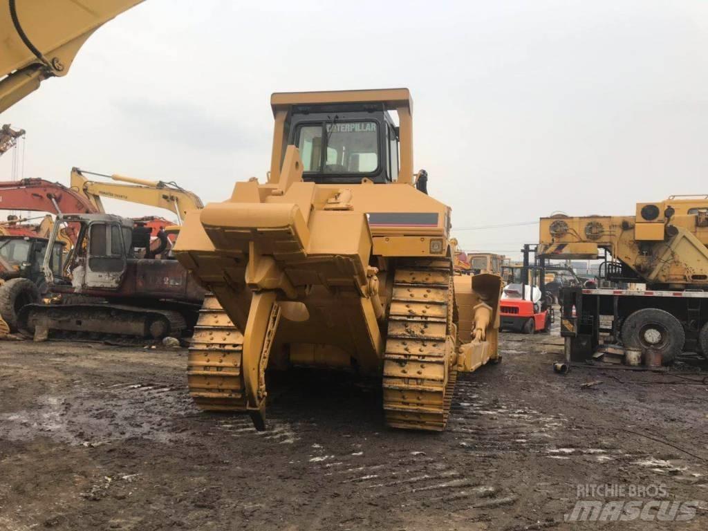 CAT D 8 N Pásové dozéry