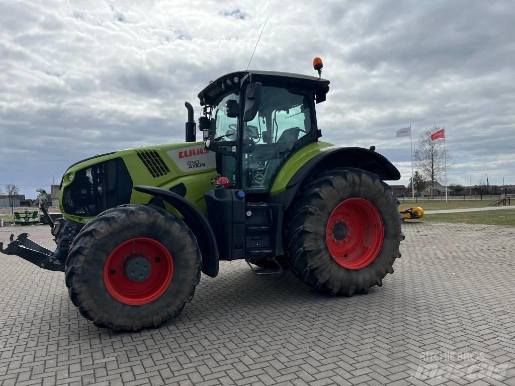 CLAAS Axion 850 Traktory