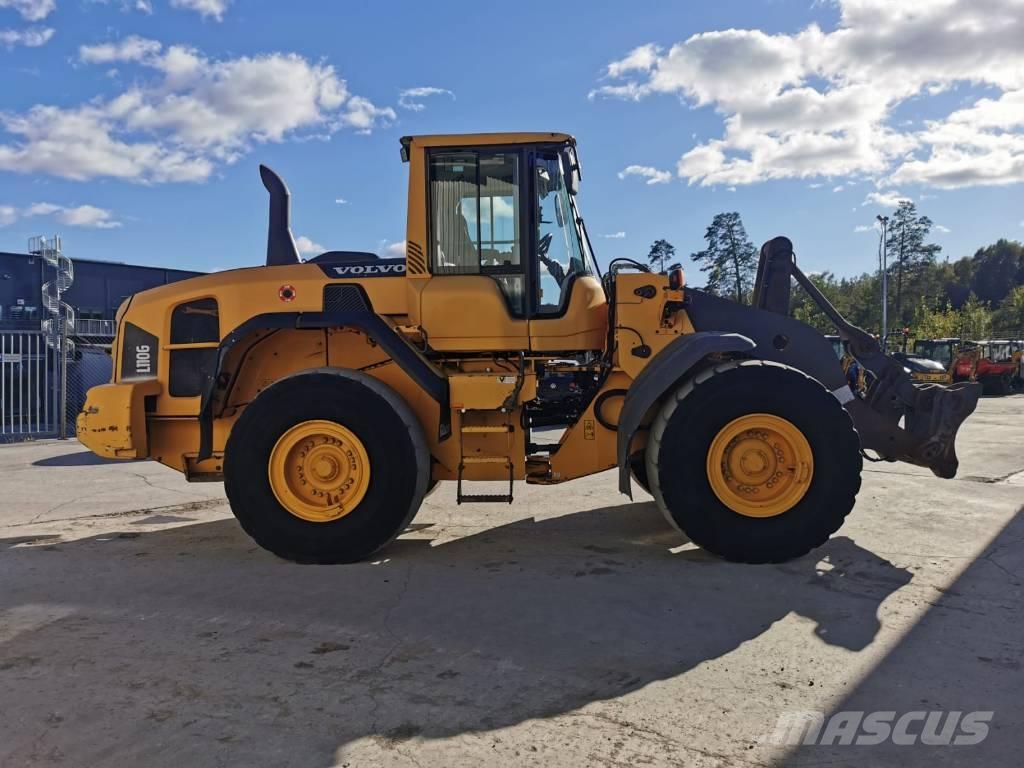 Volvo L110G Kolesové nakladače