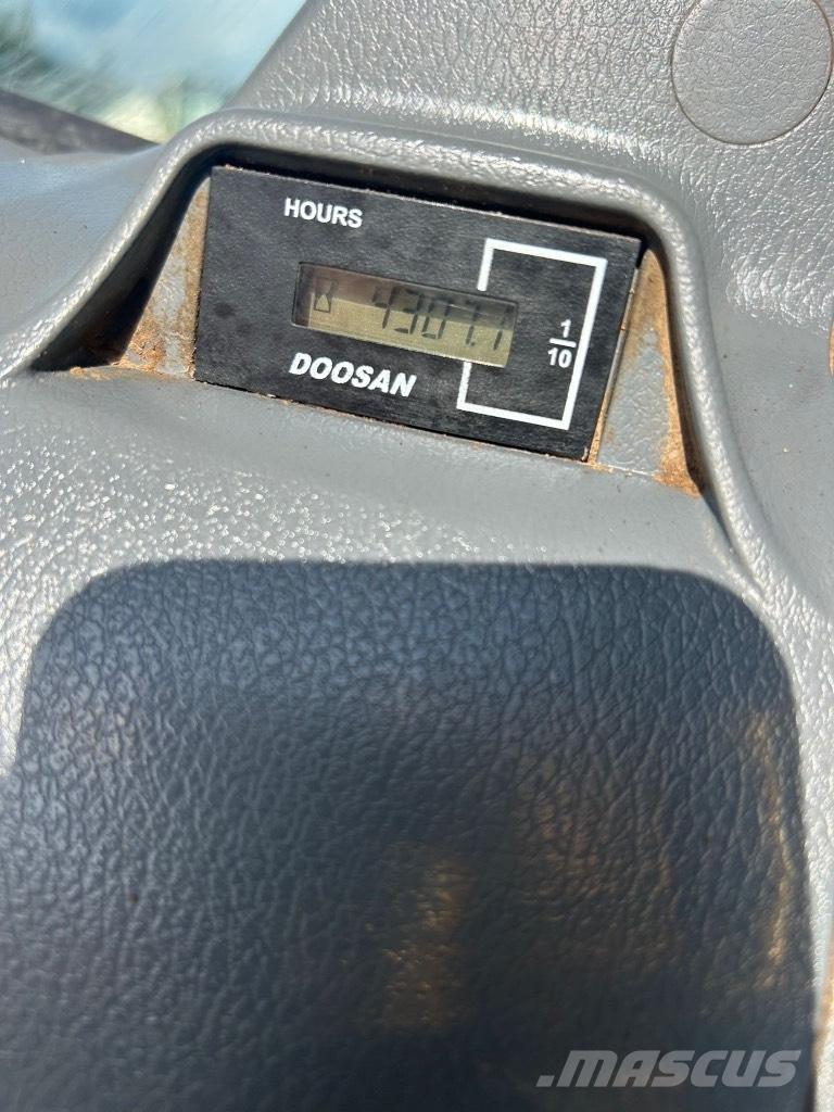 Doosan DX140 LC-7 Pásové rýpadlá