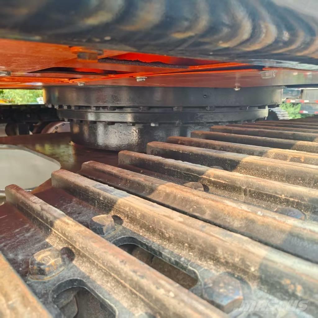 Doosan DX 300 LC Pásové rýpadlá