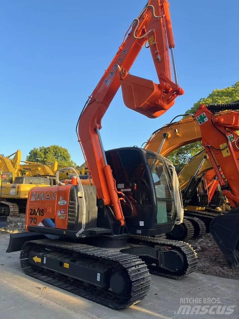 Hitachi ZX 70 Pásové rýpadlá