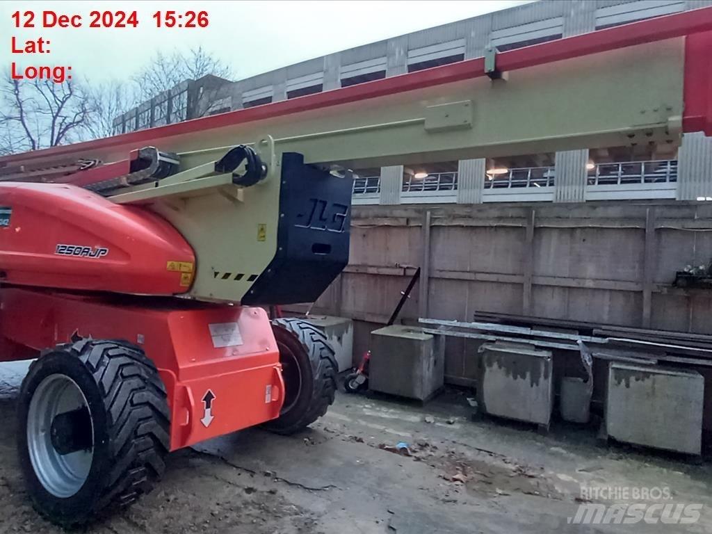 JLG 1250 AJP Kĺbové plošiny