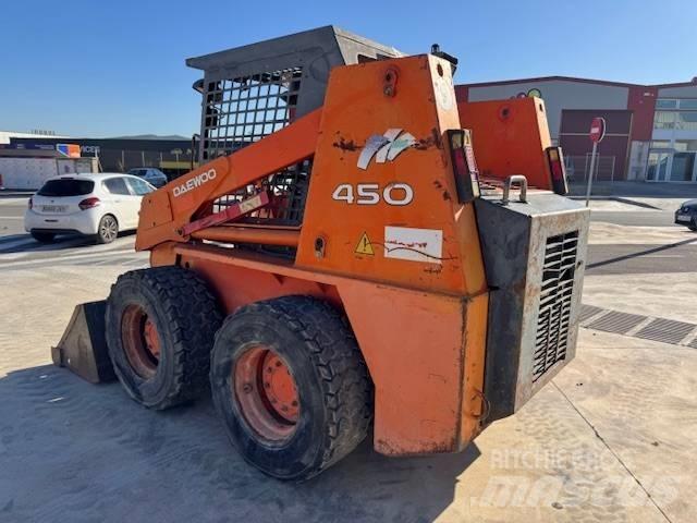 Daewoo 450P Šmykom riadené nakladače