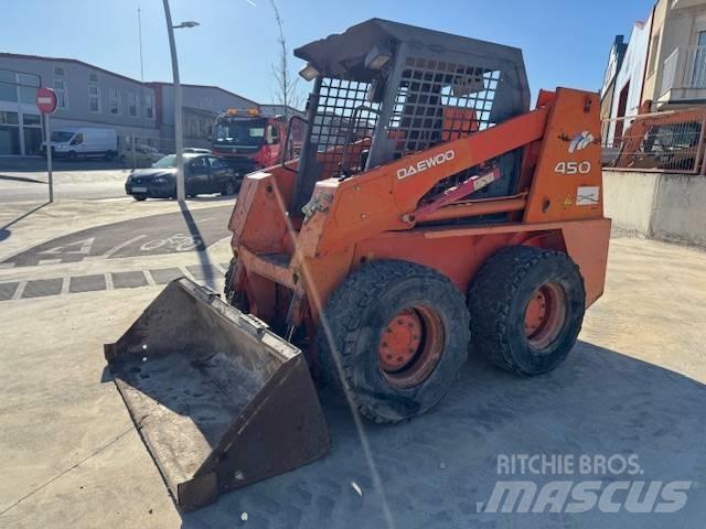 Daewoo 450P Šmykom riadené nakladače