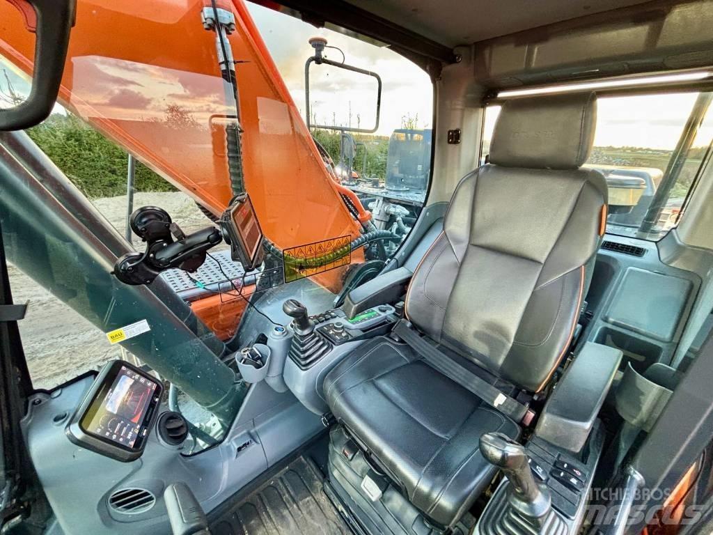 Doosan DX 255 Pásové rýpadlá